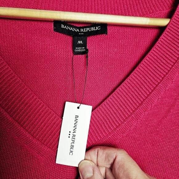 Banana Republic NWT Women's Berry Pink Knit Bishop Sleeve V-Neck Sweater Size M - Picture 4 of 8